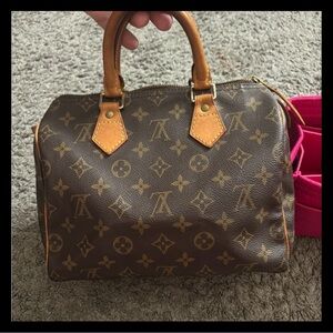 Louis vuitton speedy 25
